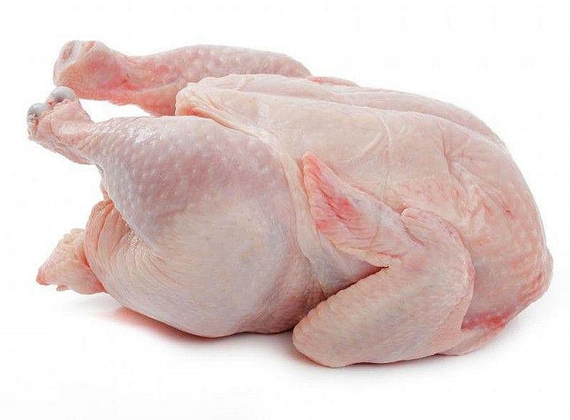 Jenis potongan ayam yang pertama adalah ayam utuh (whole chicken)