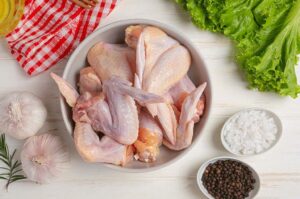 Protein dada ayam dan sayap ayam sama banyaknya